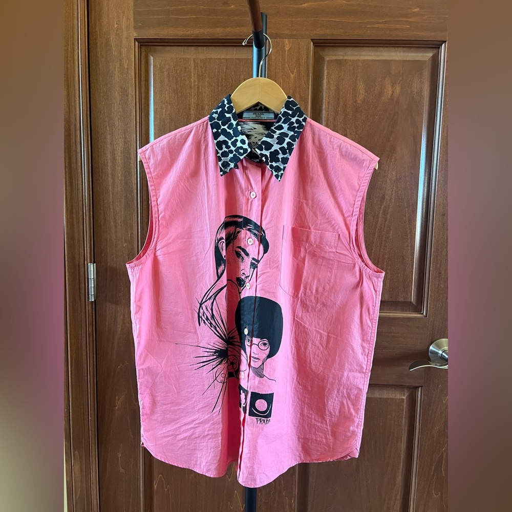 Prada Top Sleeveless Button Down Shirt with Comics Print Pink Black Size 8 (44)